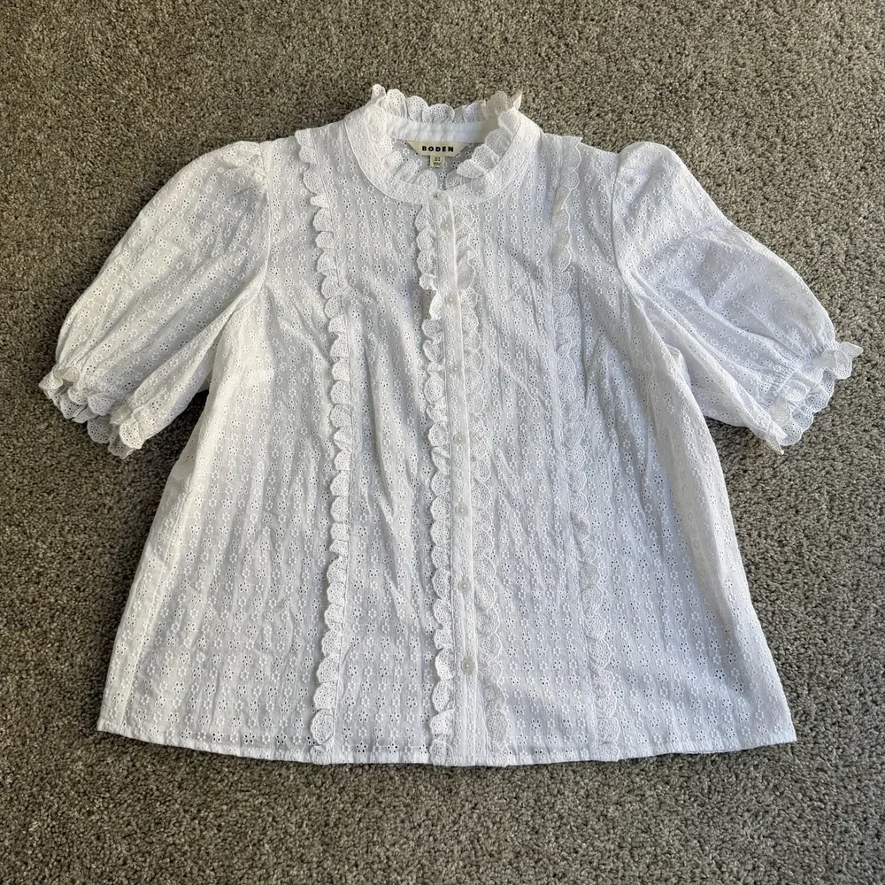 Boden Blouse Womens 12 White Eyelet Puff Sleeve Ruffle High Neck Top Cotton